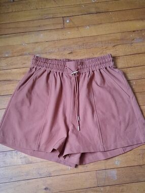 Varley Small Brown/ Burnt Orange Shorts